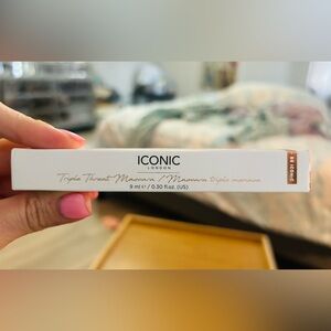 Iconic London triple threat mascara (black)